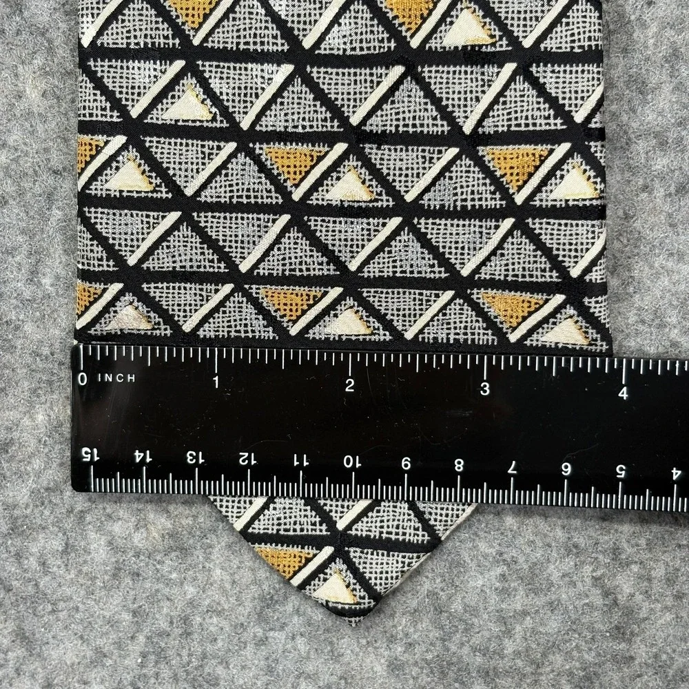 Brioni 100% Silk Necktie Mens Gray Gold Geometric Handmade Italy Tie 4x61
